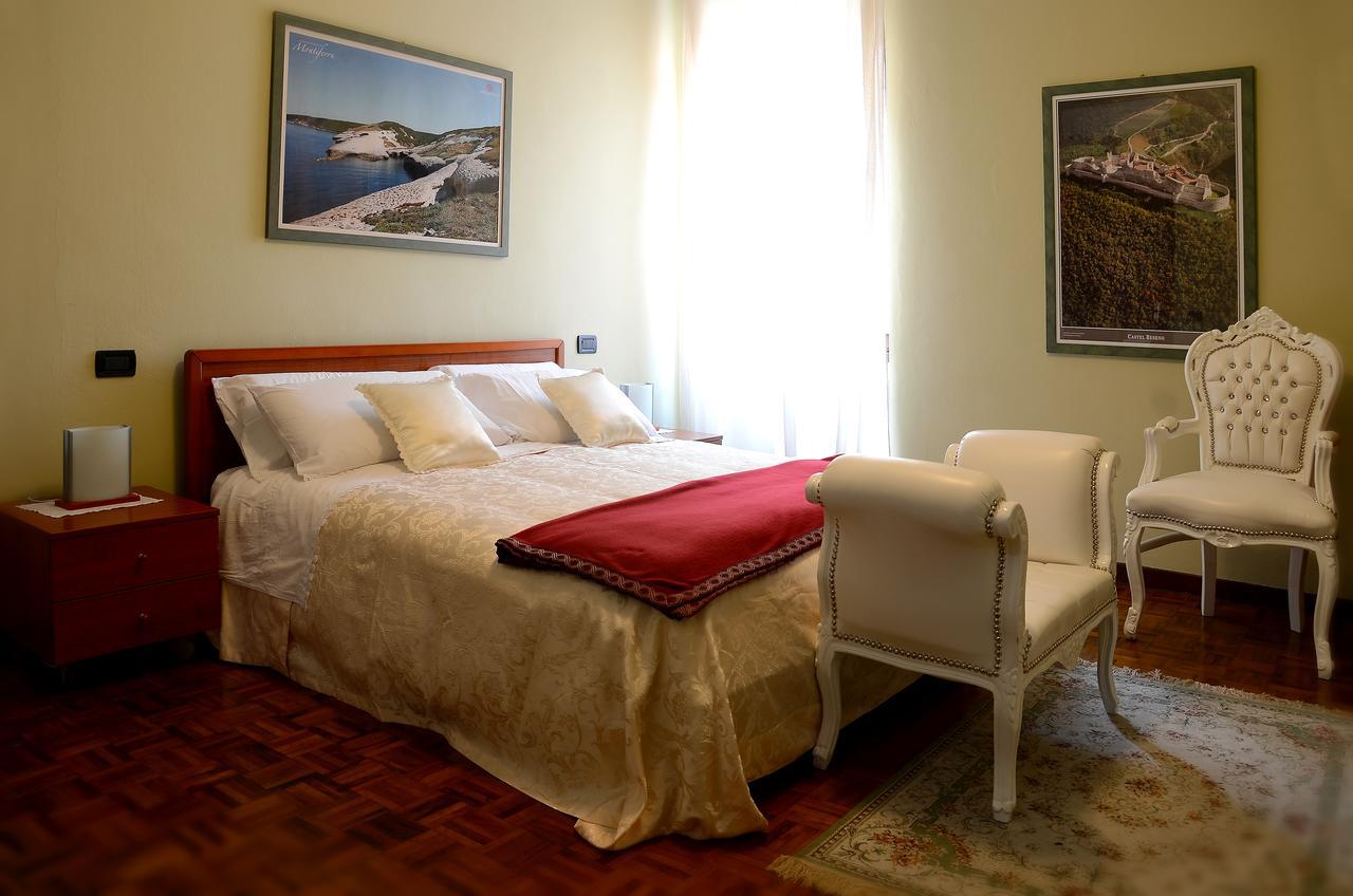 Hotel La Fenice Кьяри Экстерьер фото